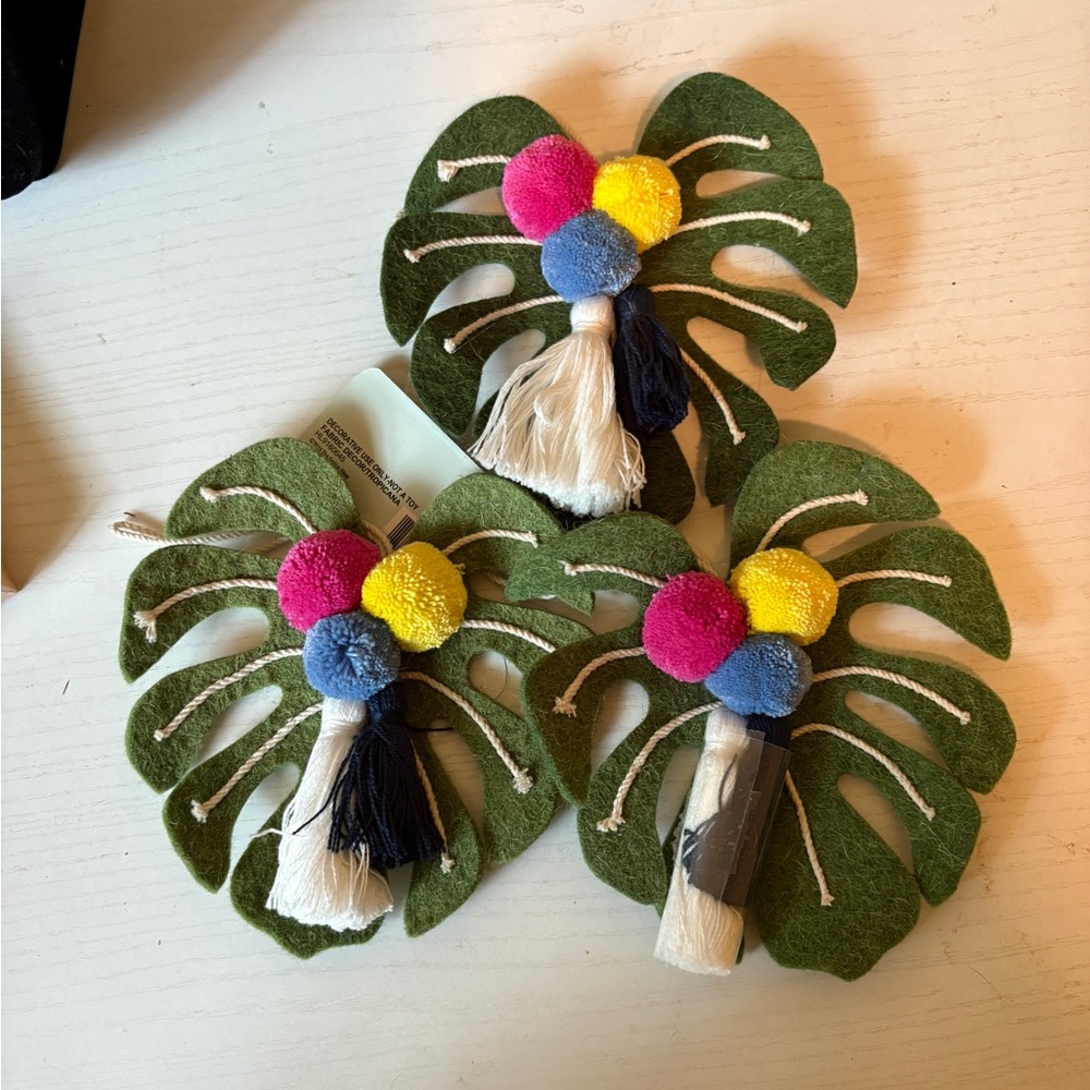 Set of 3 Monstera PomPom Decor